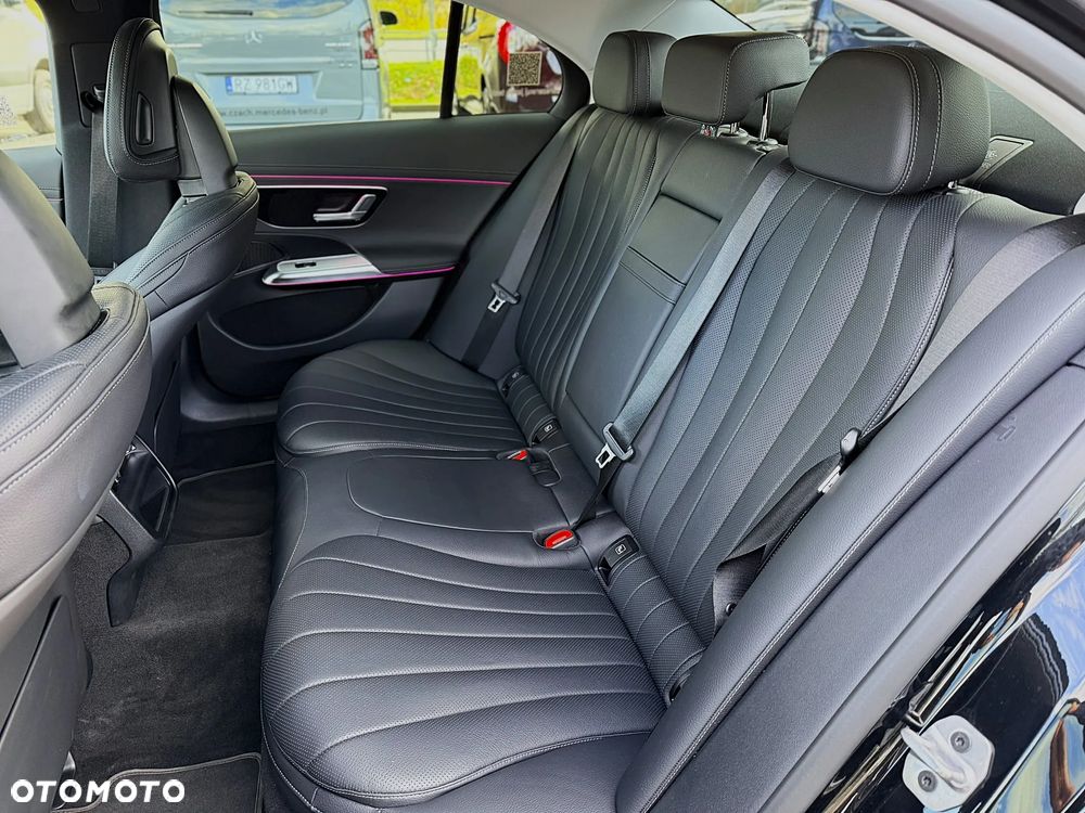 Mercedes-Benz Klasa E 200 mHEV 4-Matic Avantgarde 9G-Tronic - 21