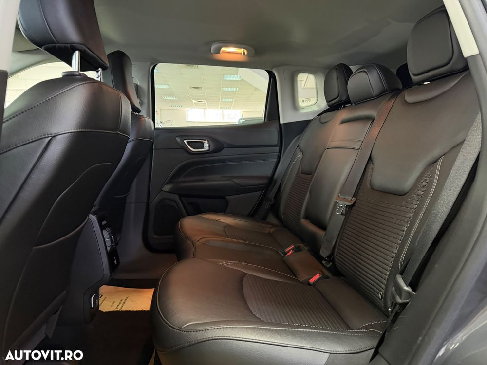 Jeep Compass - 16