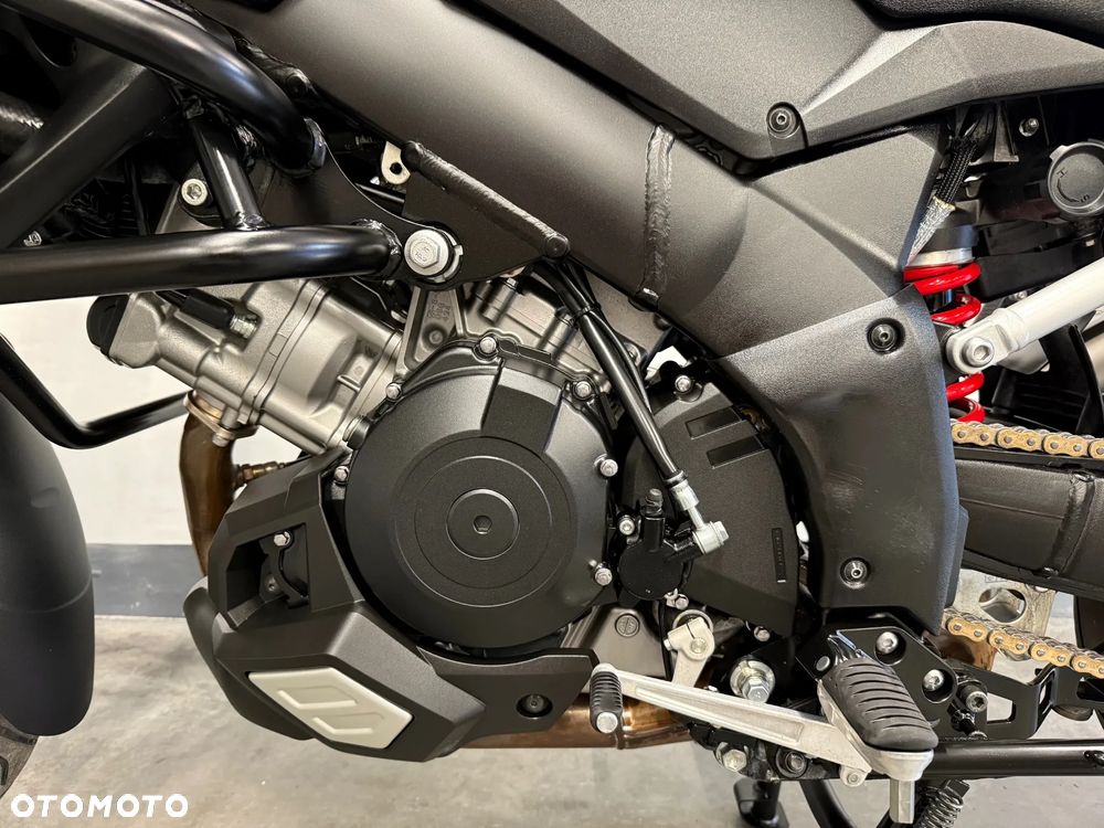 Suzuki V-STROM - 17