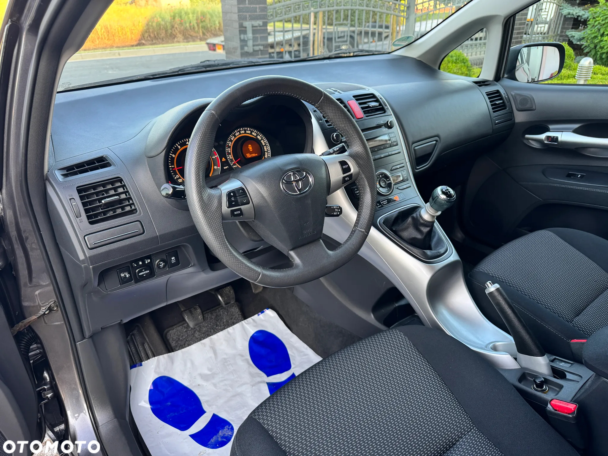 Toyota Auris 1.6 Premium - 16