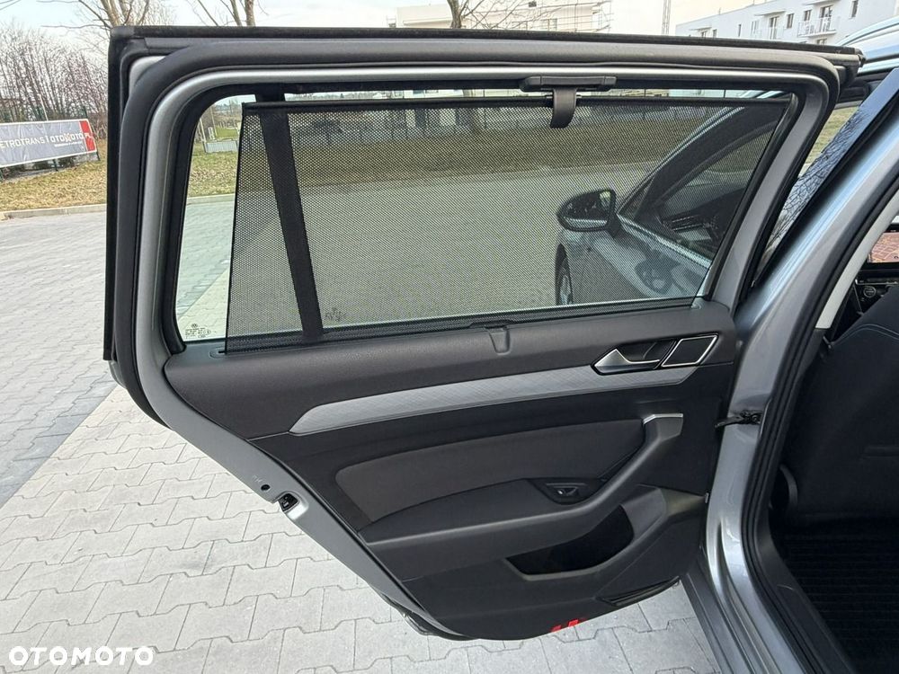Volkswagen Passat - 30