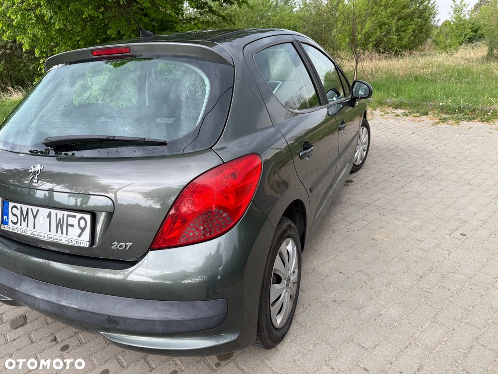 Peugeot 207 - 10