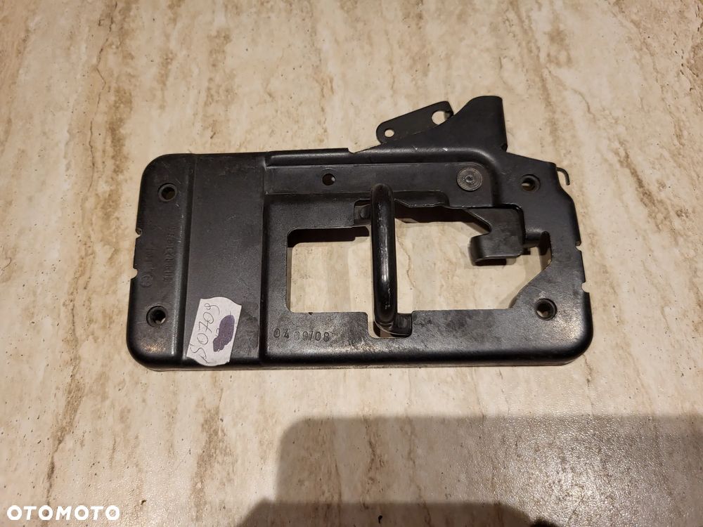 ZAMEK POKRYWY SILNIKA FELICIA M98 DOLNY (S0709) - 1