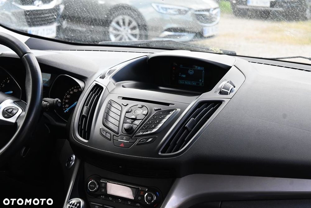 Ford Kuga 1.5 EcoBoost 2x4 Titanium - 34