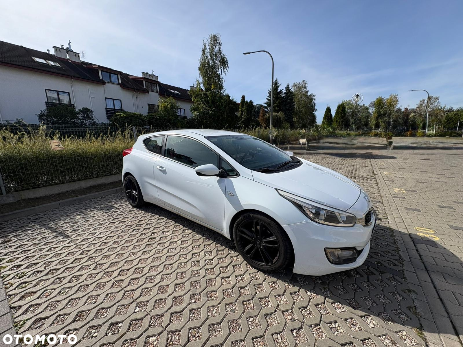 Kia Ceed - 12