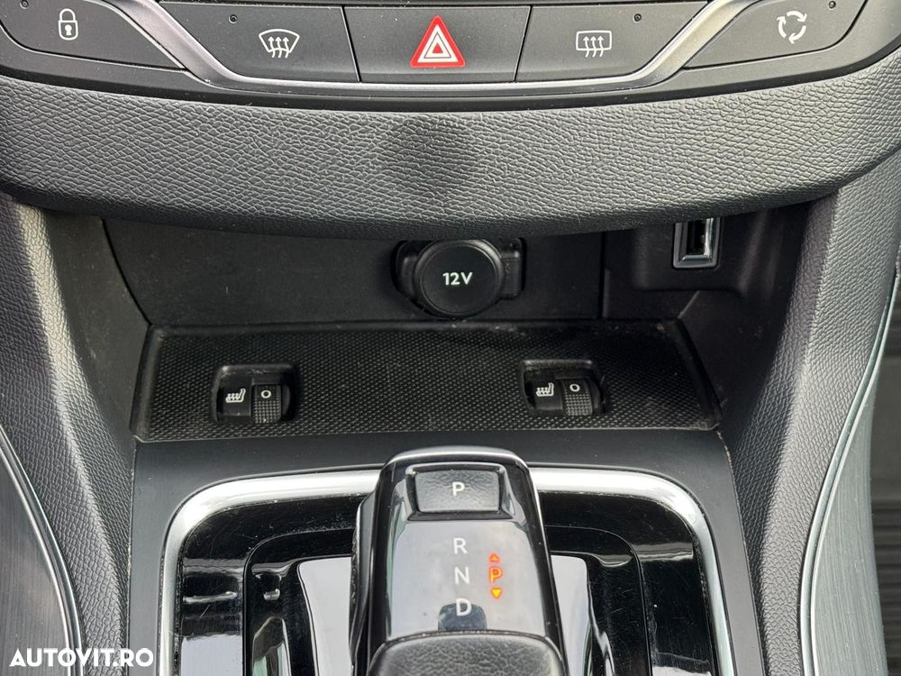 Peugeot 308 1.2 L PureTech Turbo S&S EAT8 Active Pack - 11