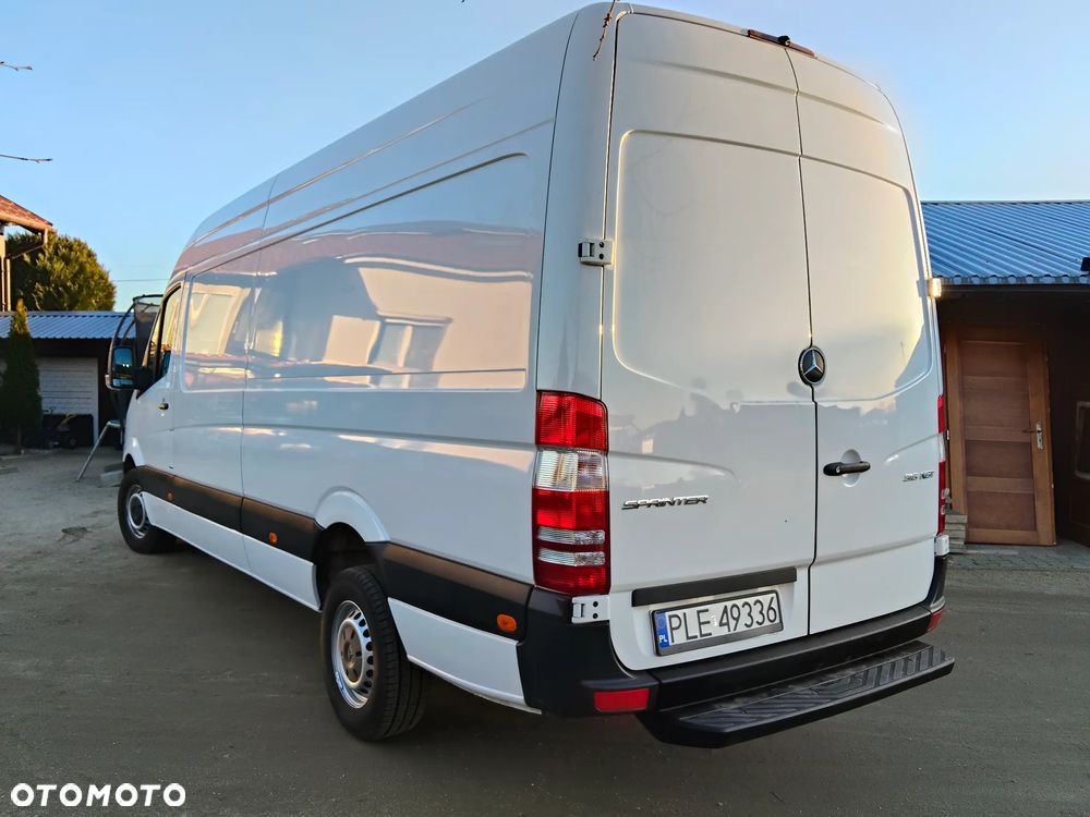 Mercedes-Benz Sprinter - 12