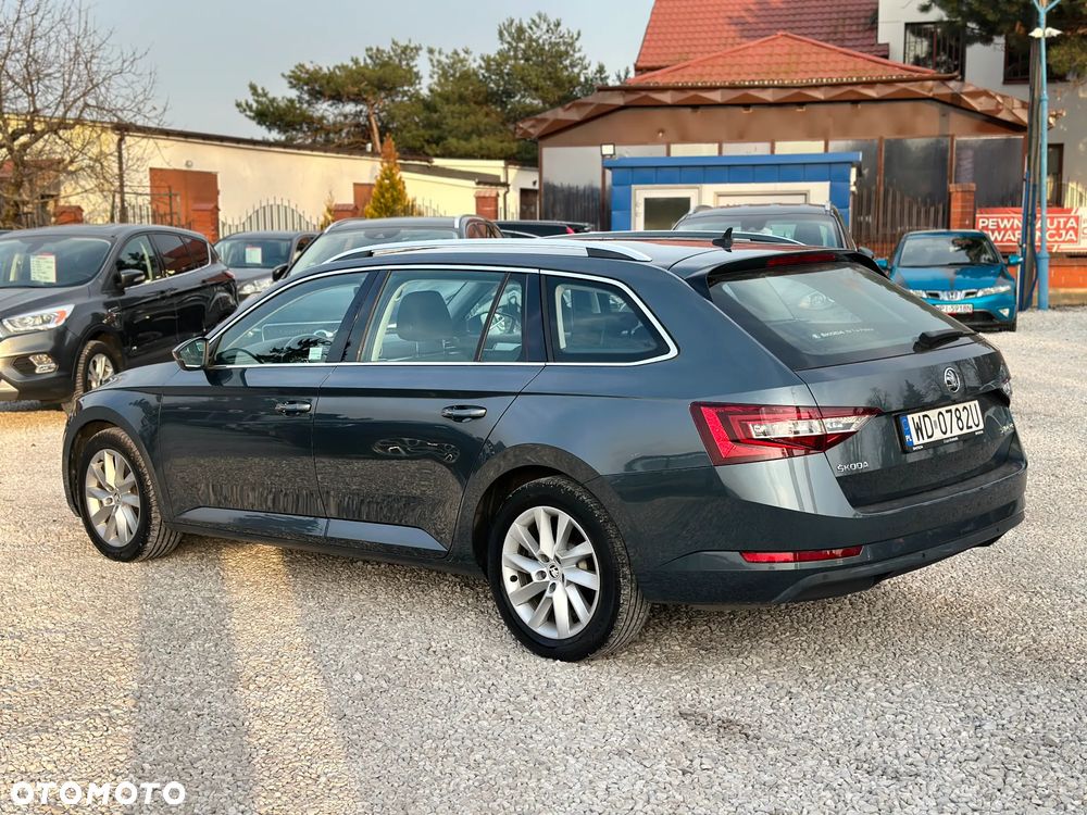 Skoda Superb 2.0 TDI SCR Style DSG - 11