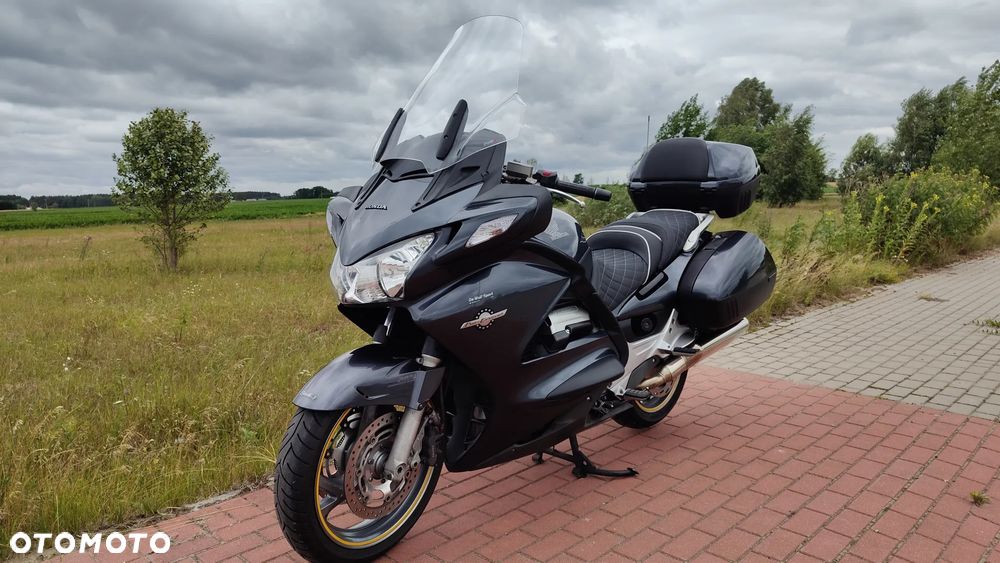 Honda ST - 6