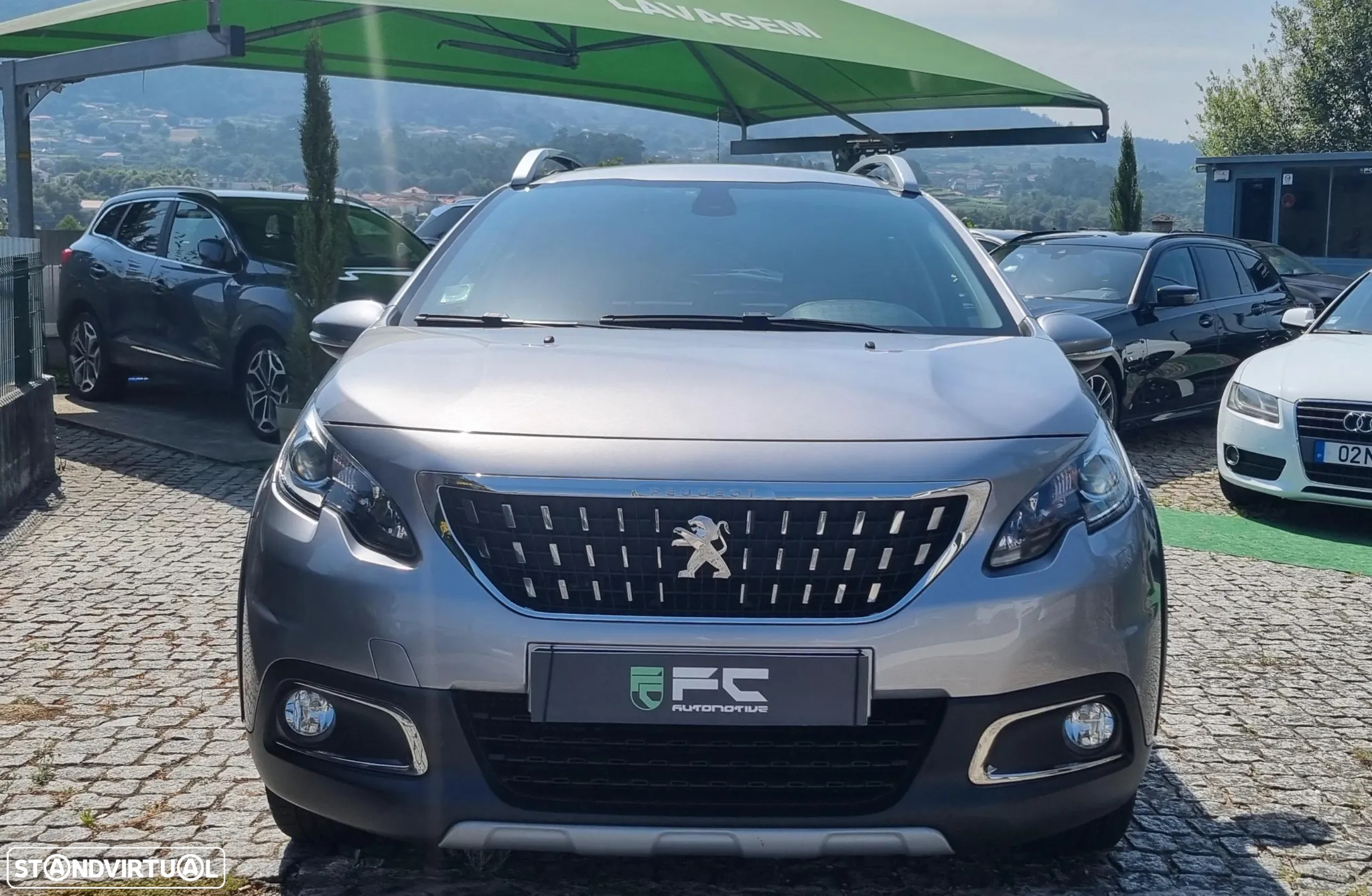 Peugeot 2008 1.2 PureTech Allure - 4