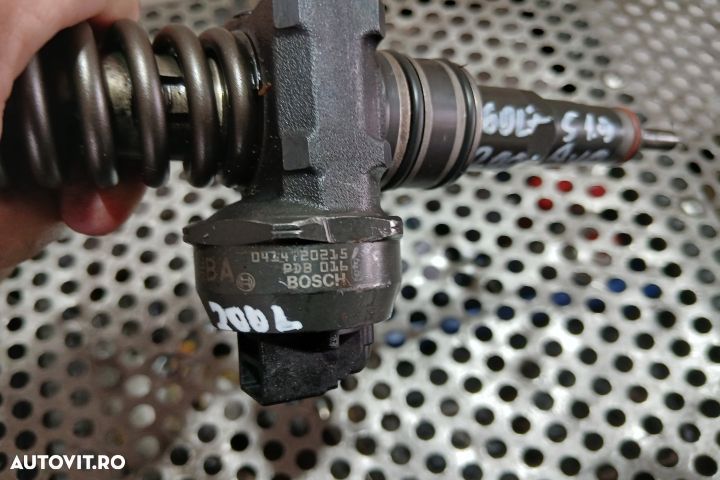 Injector motorina 038230073AG AVQ Volkswagen VW Golf 5 [2003 - 2009] - 5