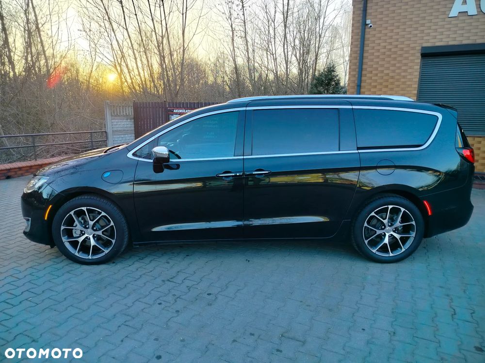 Chrysler Pacifica - 3