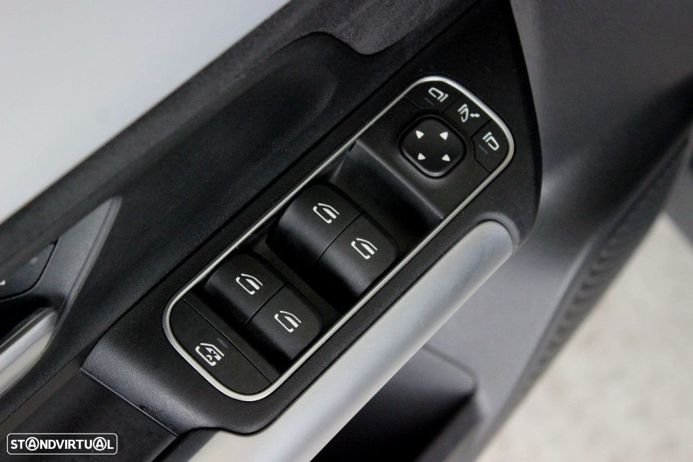 Mercedes-Benz GLA 180 d AMG Line - 14