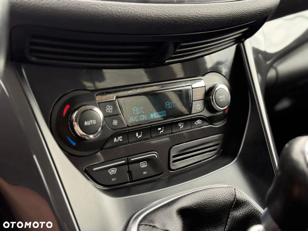 Ford Kuga 2.0 TDCi 2x4 SYNC - 33