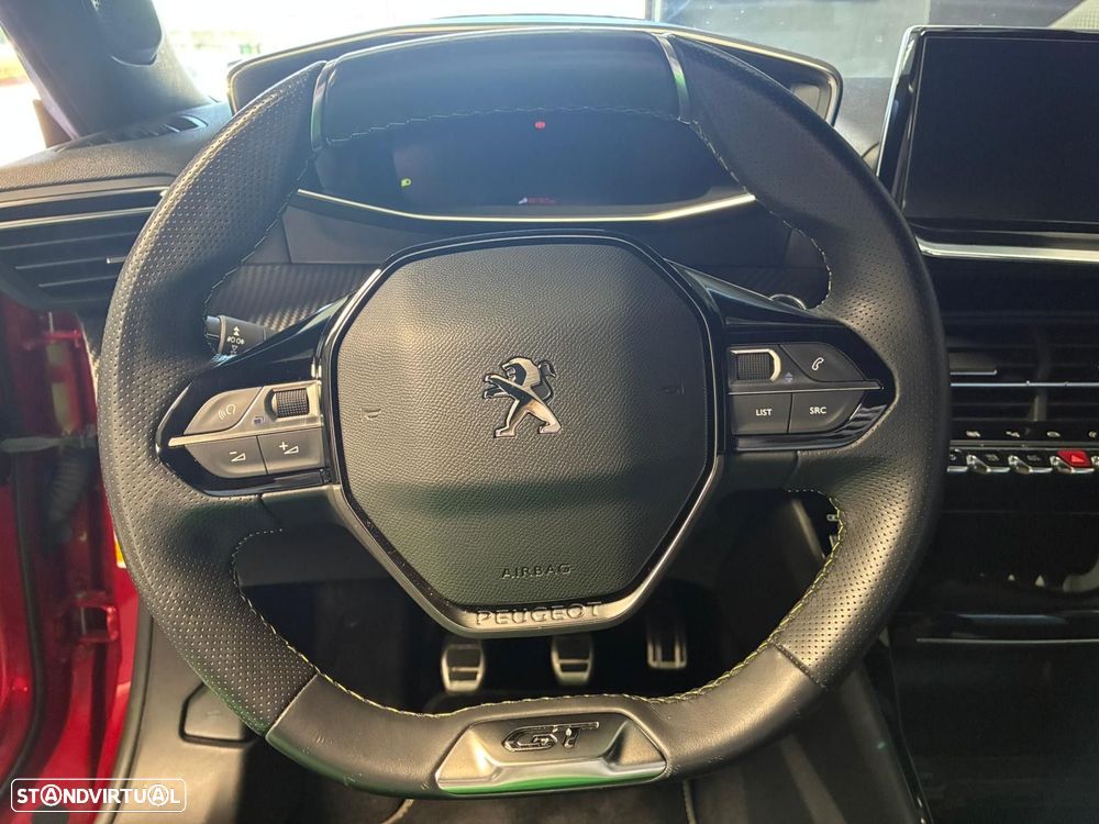 Peugeot 2008 1.2 PureTech GT Line - 23