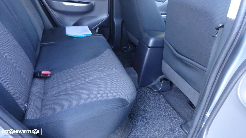 Mitsubishi L200 2.4 DI-D CD Invite 4WD - 26