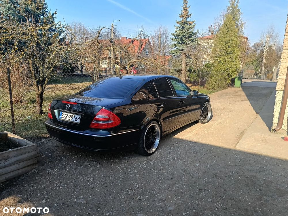 Mercedes-Benz Klasa E 240 4Matic Avantgarde - 1