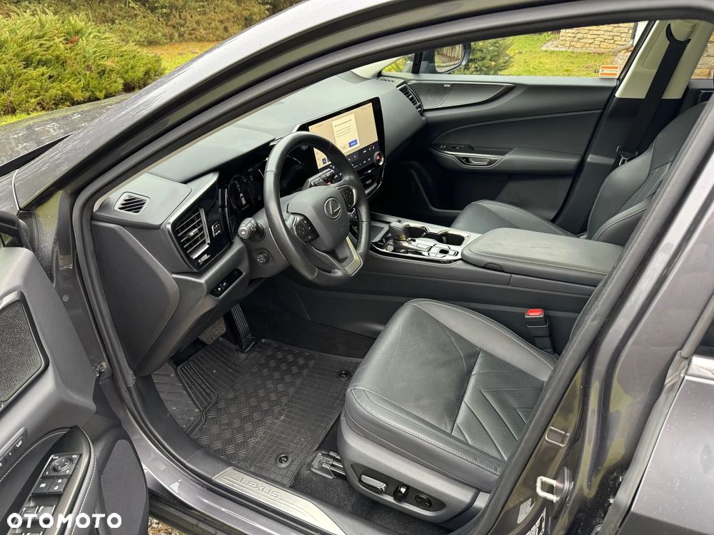 Lexus NX 350h Omotenashi AWD - 10