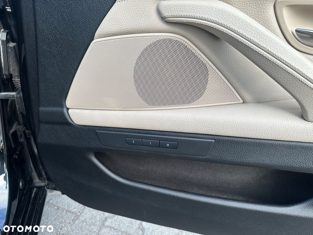 BMW Seria 5 525d - 15