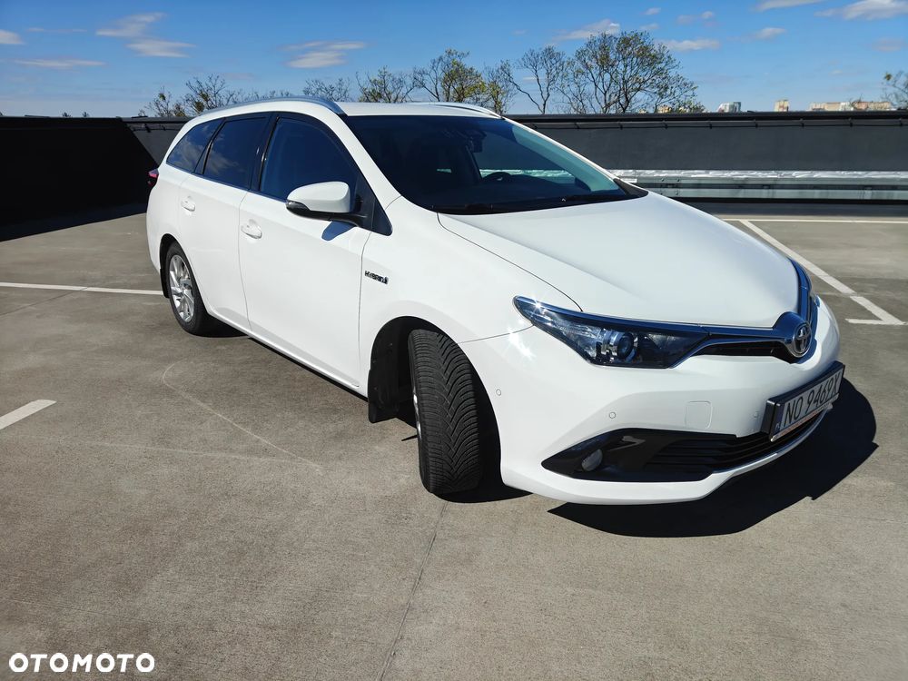 Toyota Auris Hybrid 135 Premium - 4