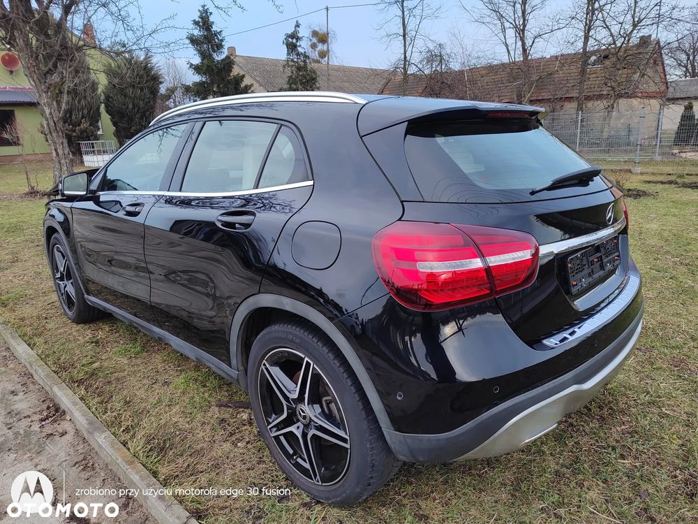 Mercedes-Benz GLA 250 4Matic 7G-DCT AMG Line - 5