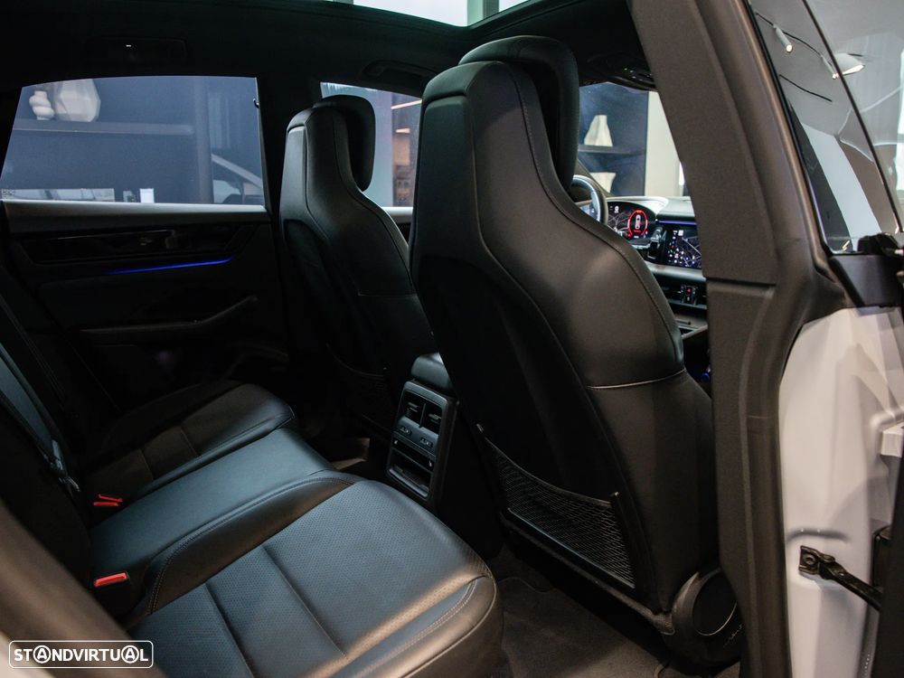 Porsche Macan Electric 4 - 36