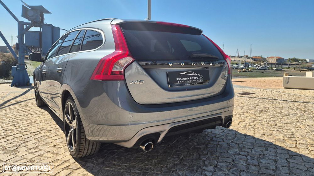 Volvo V60 2.0 D2 R-Design Momentum - 10