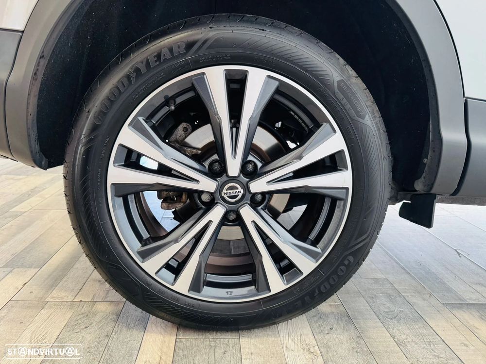 Nissan Qashqai 1.3 DIG-T N-Connecta LED+TT+SKY Xtronic - 29