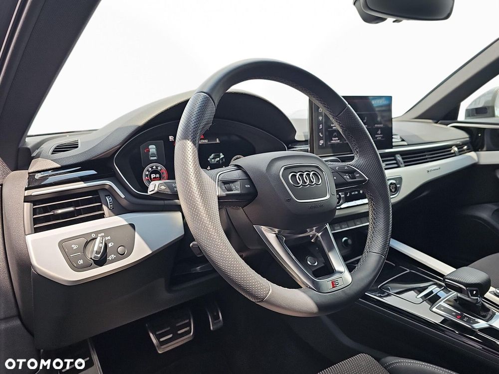 Audi A4 Limousine - 11