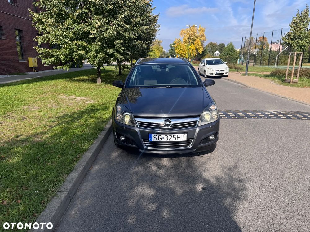 Opel Astra 1.8 Caravan Cosmo - 4