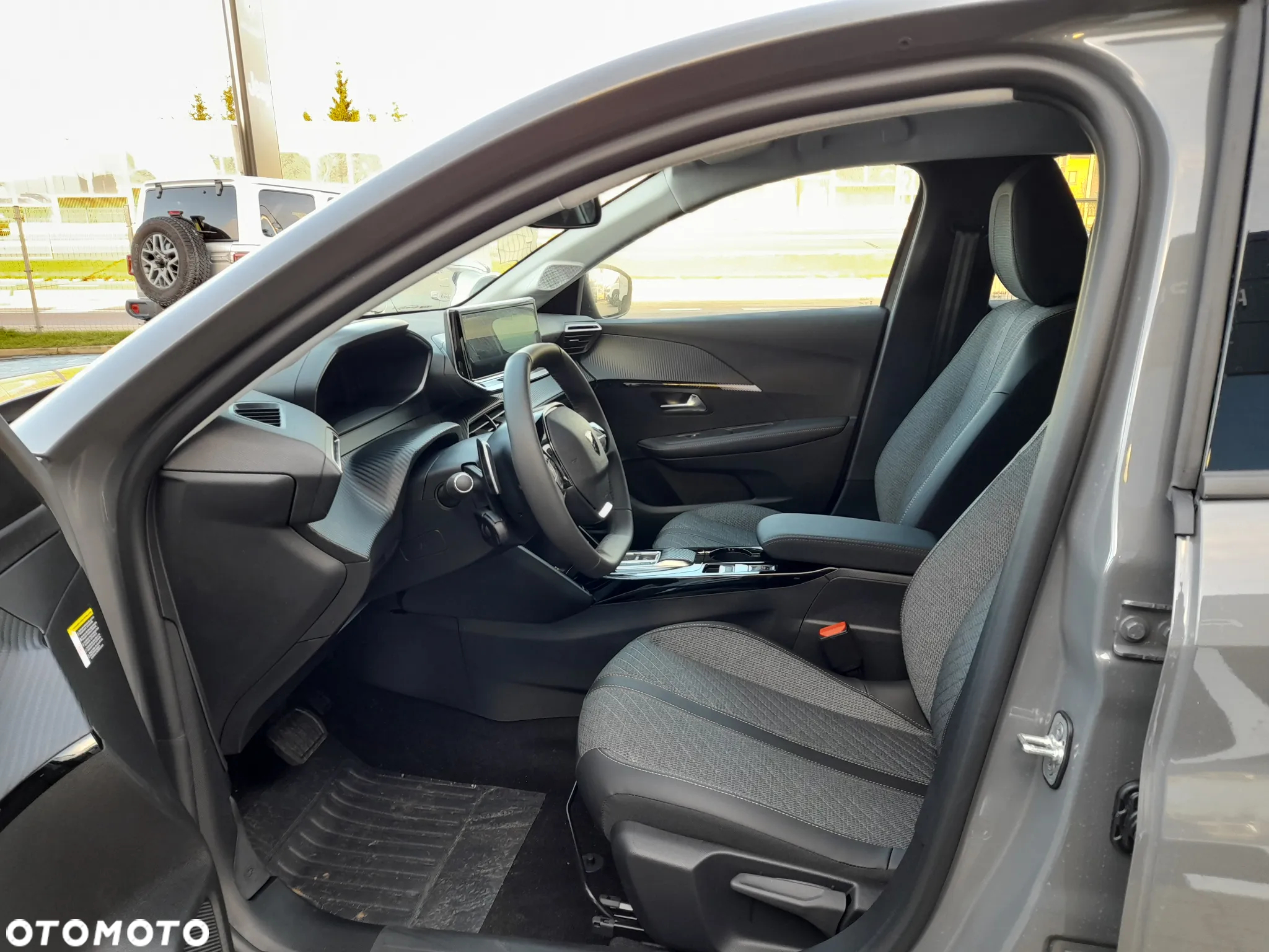 Peugeot 208 e-208 50kWh Allure - 9