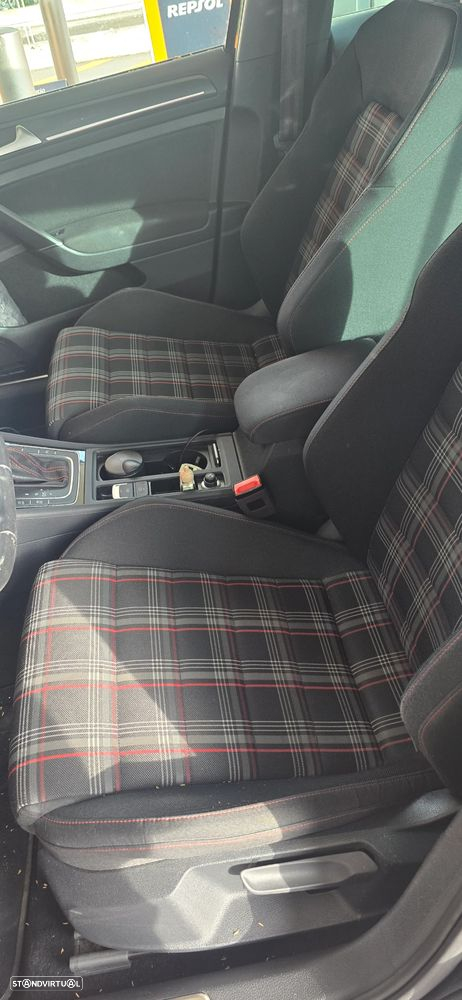 VW Golf GTI 2.0 TSI OPF DSG Performance - 11