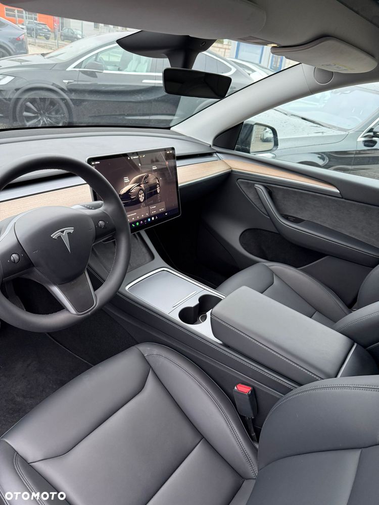 Tesla Y Long Range Dual Motor AWD - 15