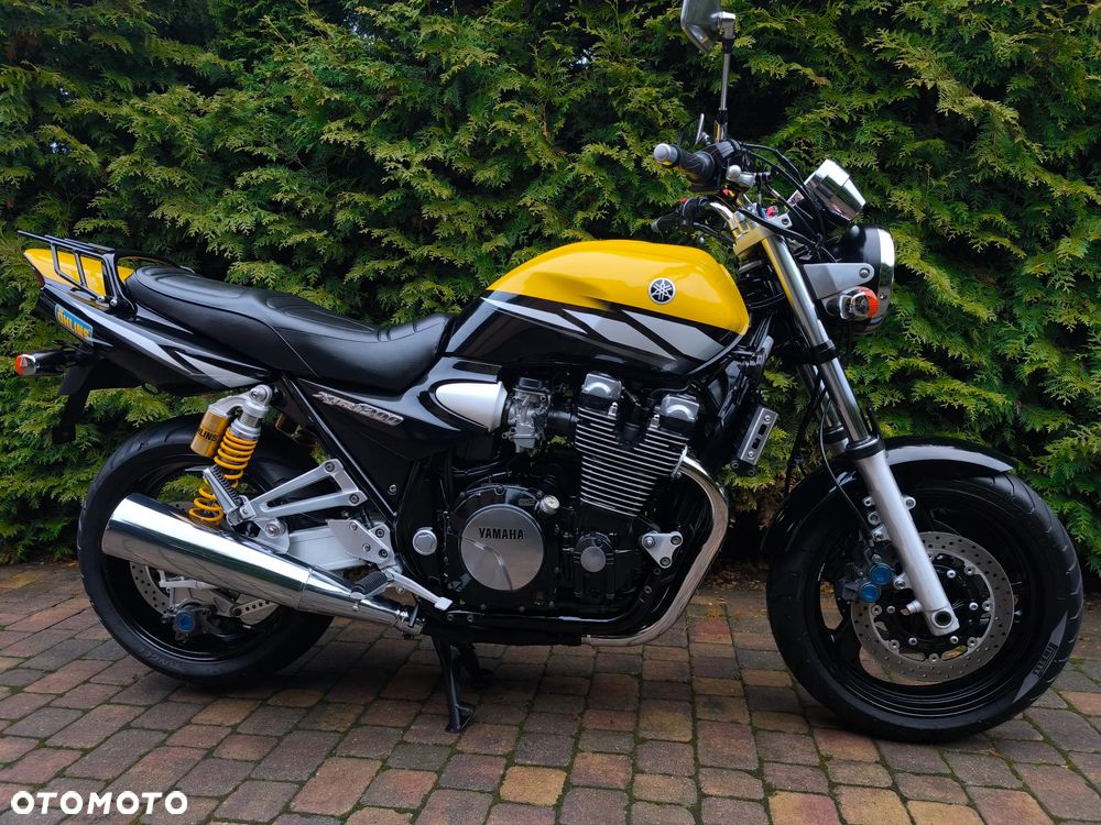 Yamaha XJR - 8