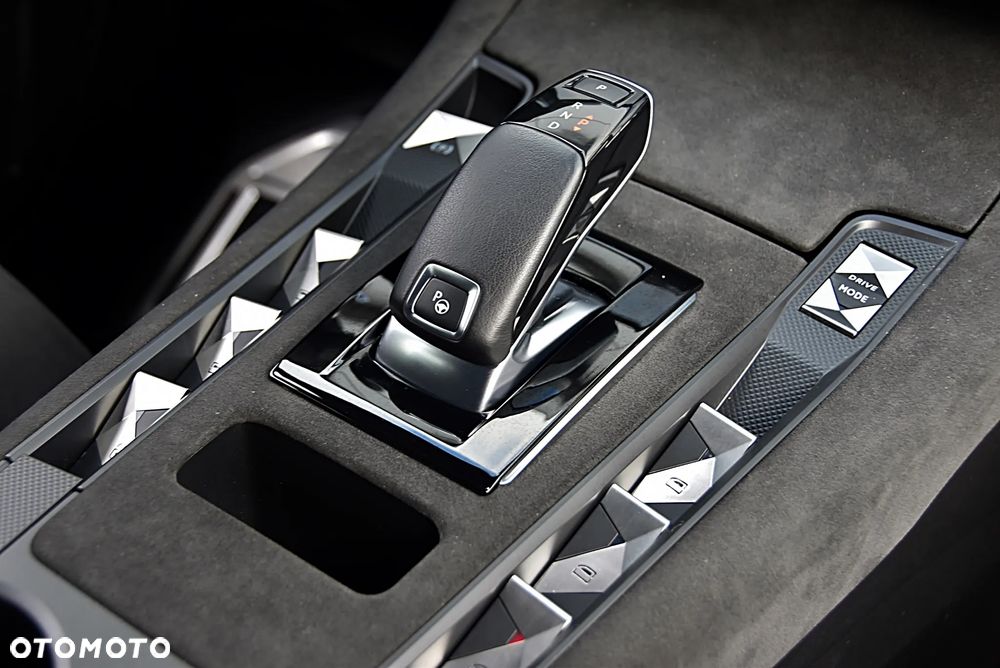 DS Automobiles DS 7 Crossback 1.6 PureTech Performance Line + - 38