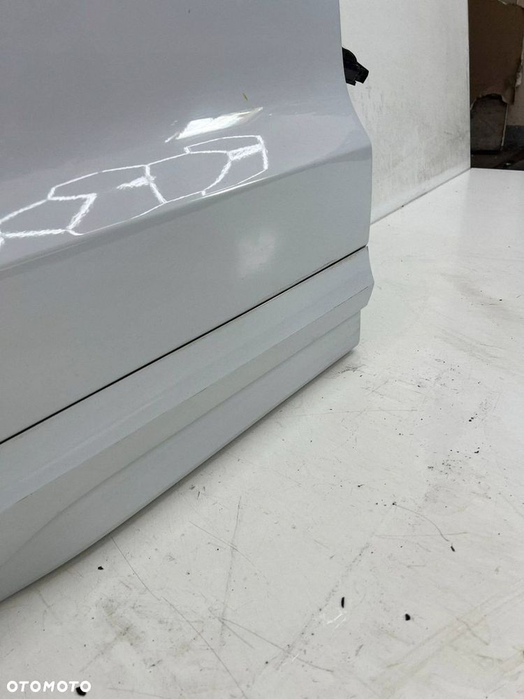 Drzwi tylne LS9R Audi Q3 8U PRAWE - 9