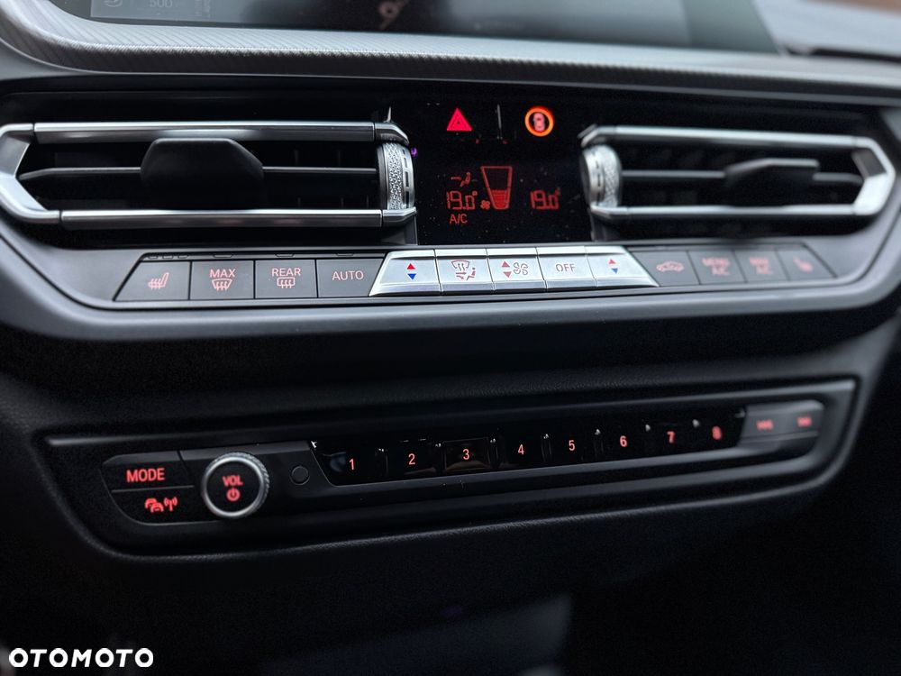 BMW Seria 1 120i M Sport - 33