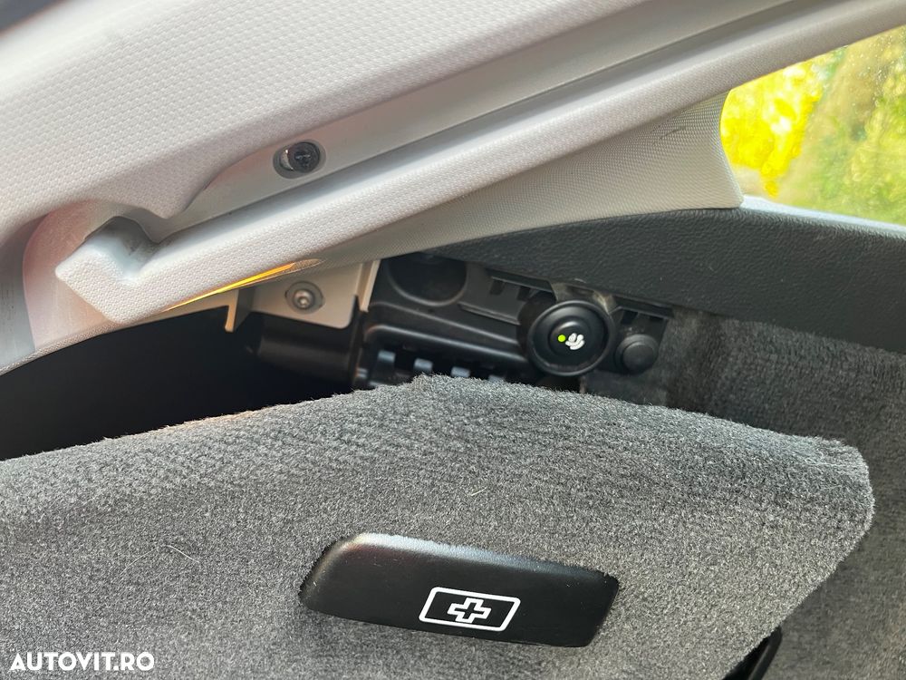 BMW Seria 3 320d xDrive AT - 12