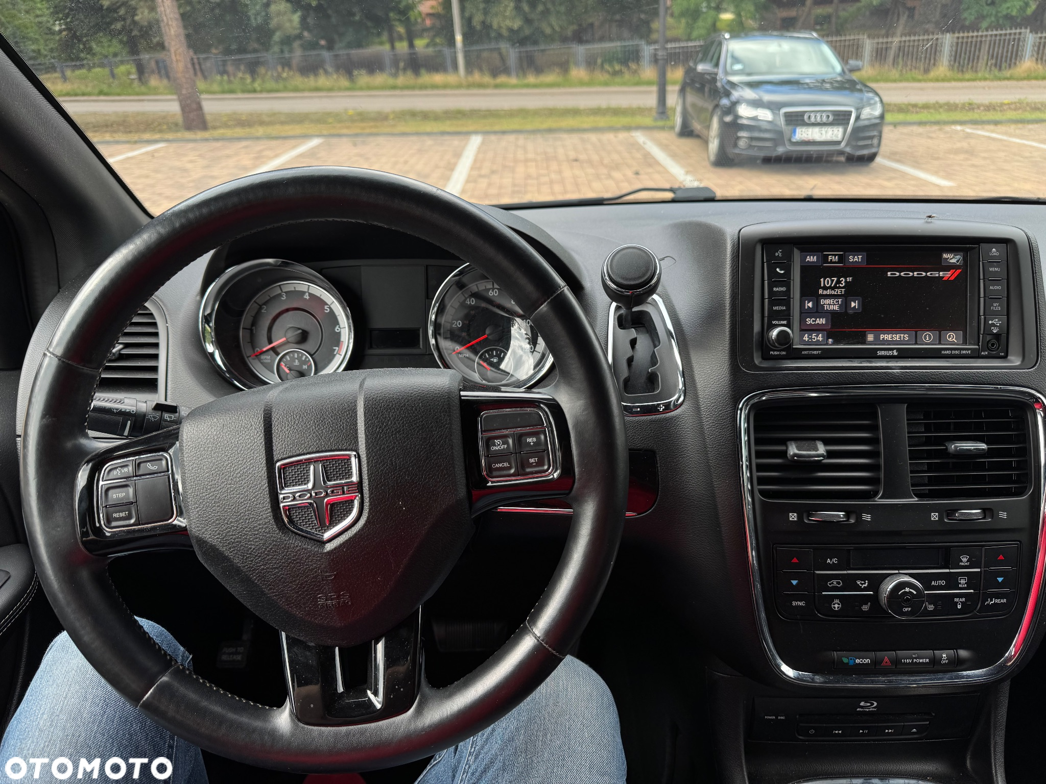 Dodge Grand Caravan - 13