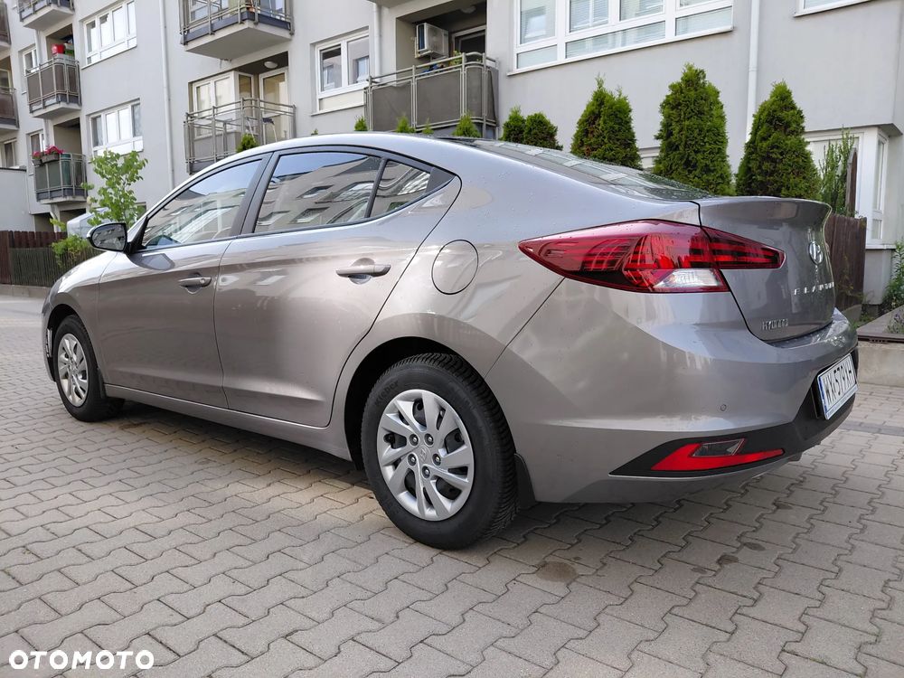 Hyundai Elantra 1.6 Classic Plus - 6