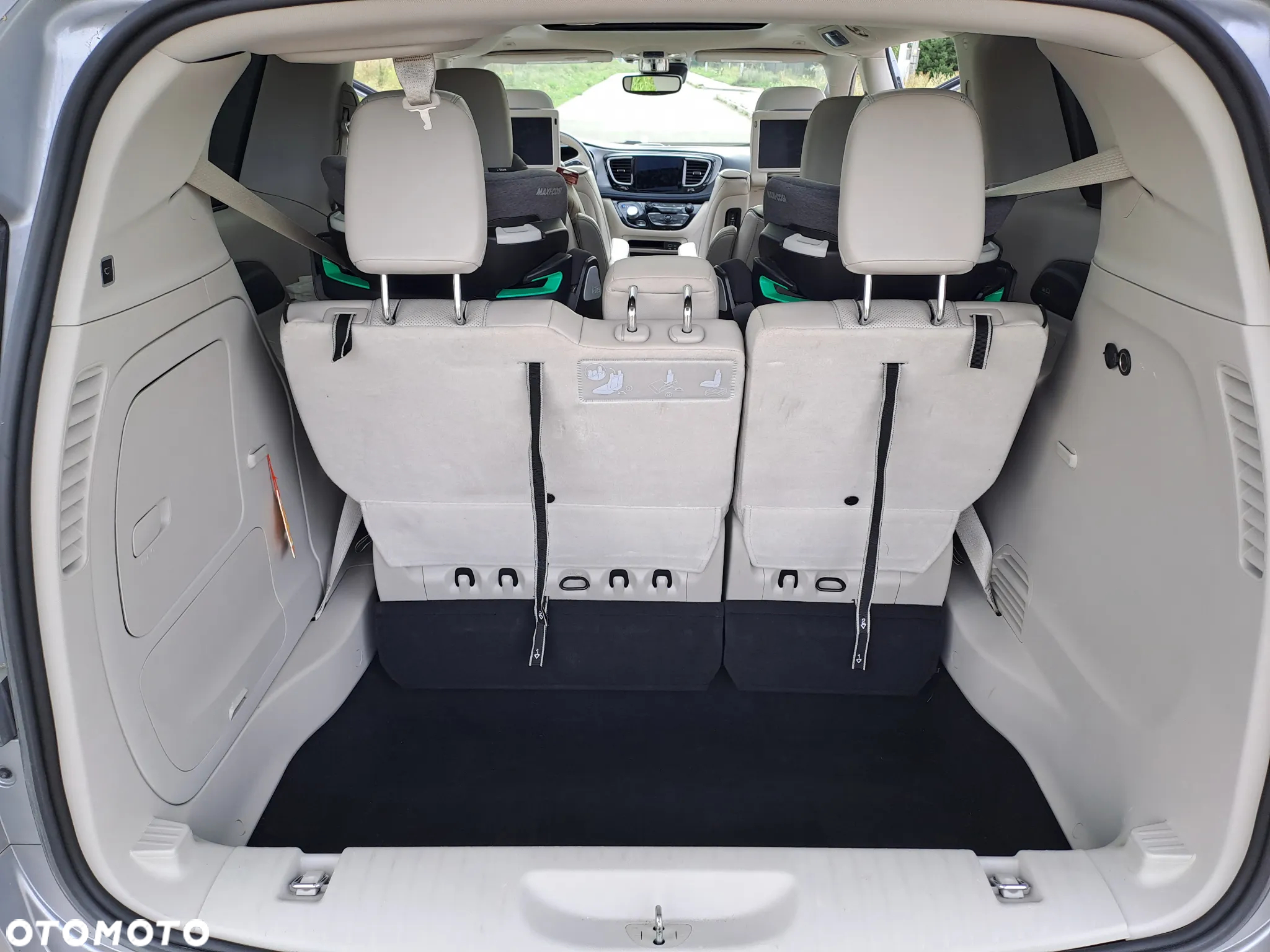 Chrysler Pacifica - 9