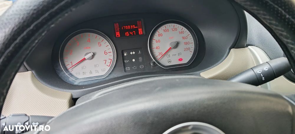 Dacia Logan 1.6 16V Laureate - 5