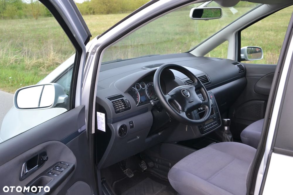 Seat Alhambra 2.0i Comfort - 11