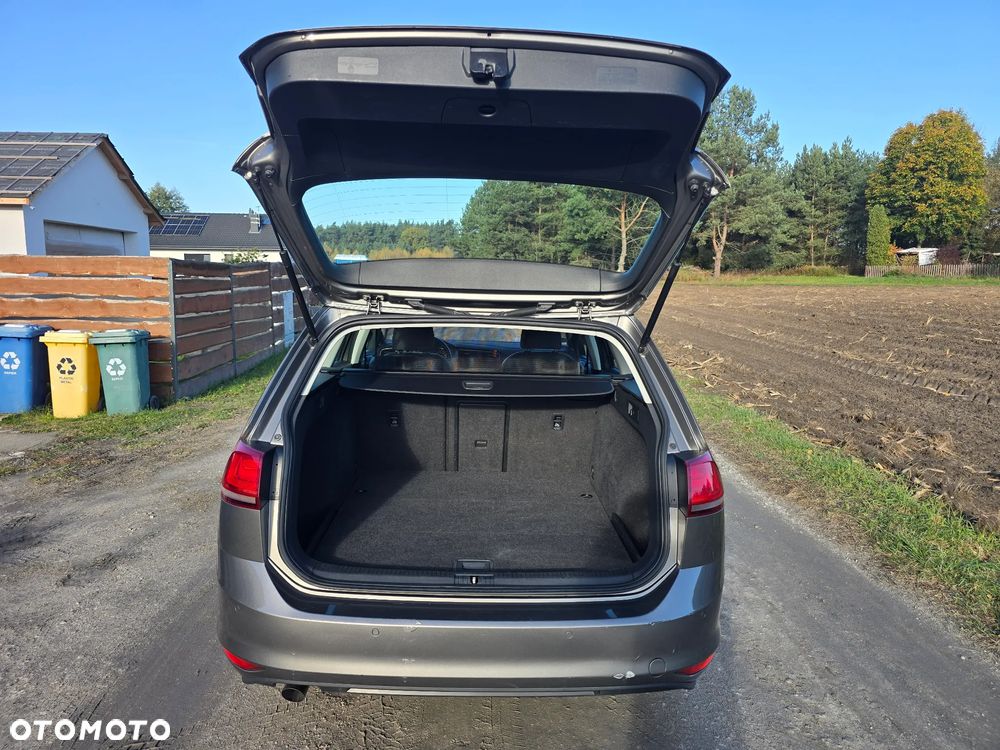 Volkswagen Golf - 30