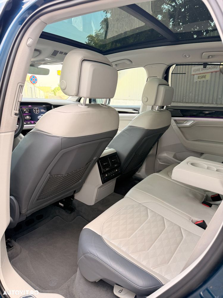 Volkswagen Touareg - 14