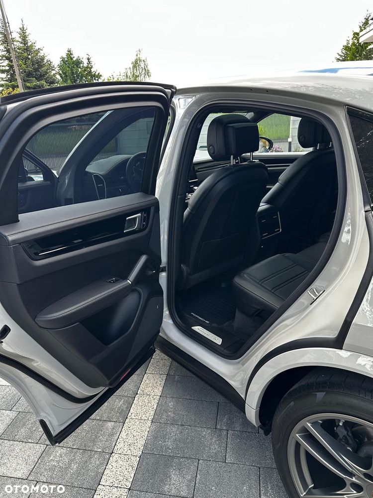 Porsche Cayenne Standard - 16