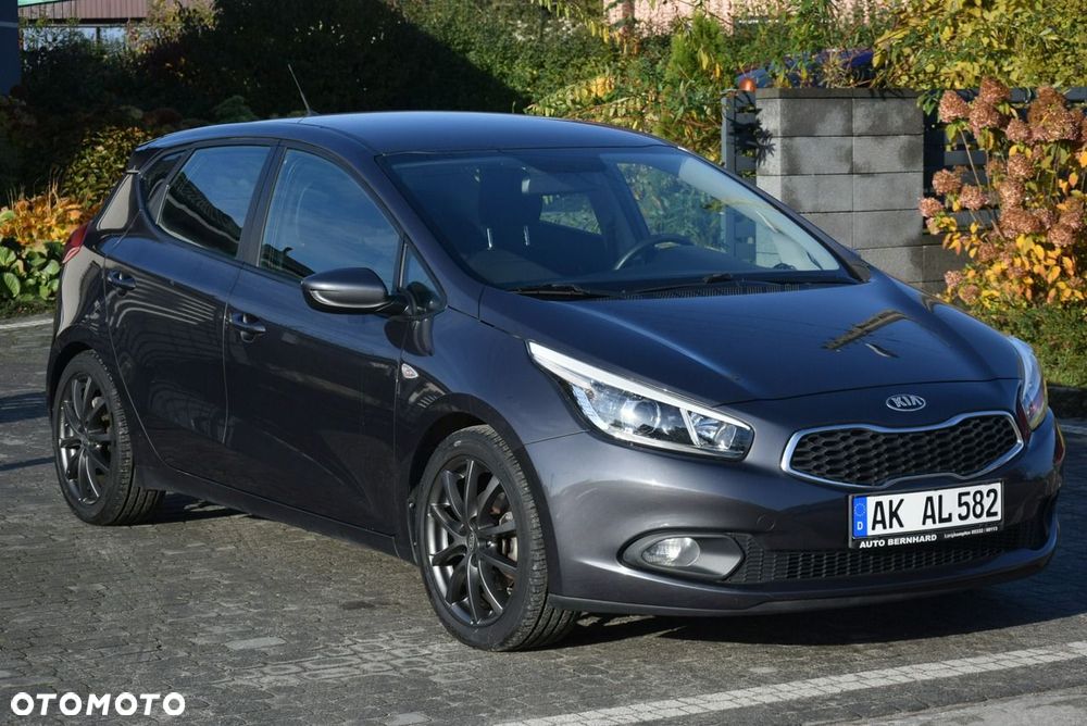 Kia Ceed 1.4 CVVT Attract - 3
