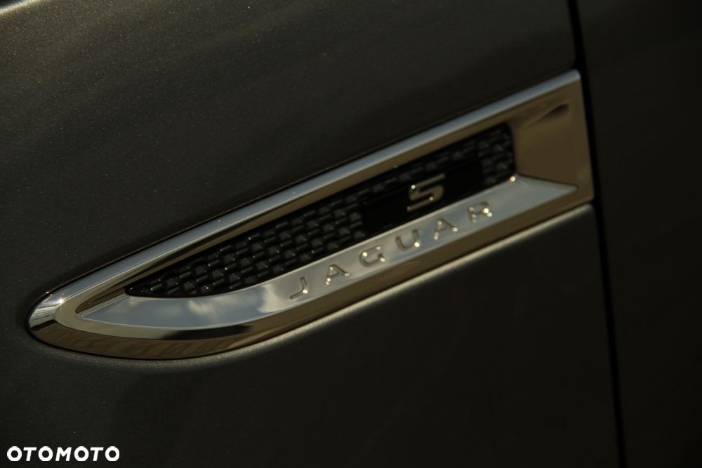 Jaguar E-Pace 2.0 i4D AWD S - 14