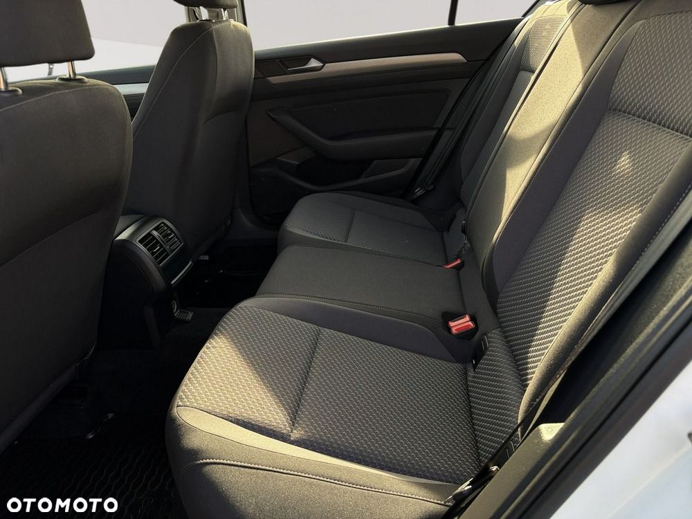 Volkswagen Passat 1.5 TSI EVO Essence DSG - 25