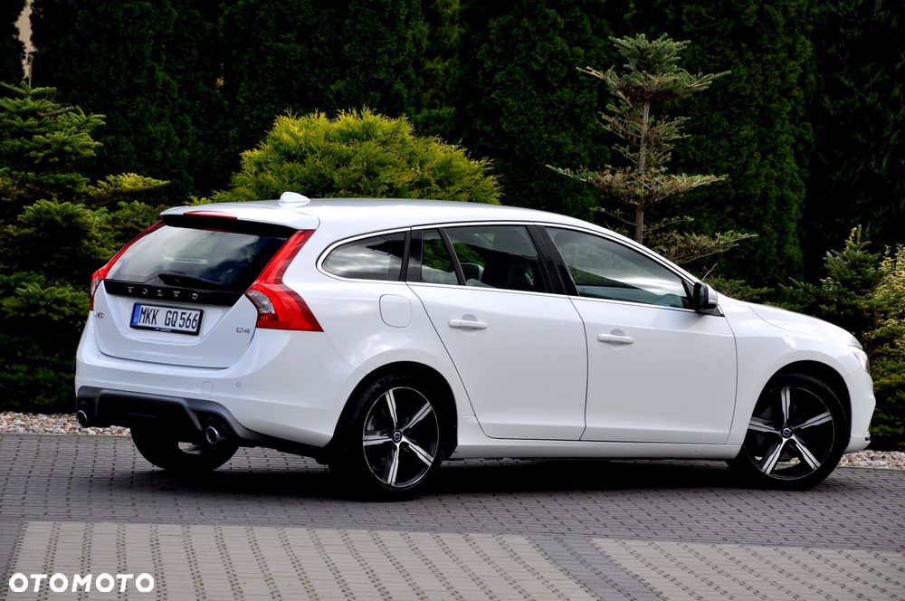 Volvo V60 D4 Drive-E R-Design Momentum - 13